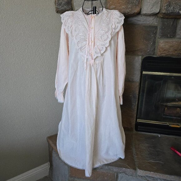 Lily of France 80's Romantic Sleepwear - Picture 1 of 10